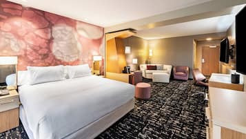 Suite, 1 King Bed with Sofa bed | Desk, laptop workspace, blackout curtains, iron/ironing board