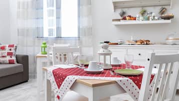 Tägliches Frühstücksbuffet gegen Gebühr