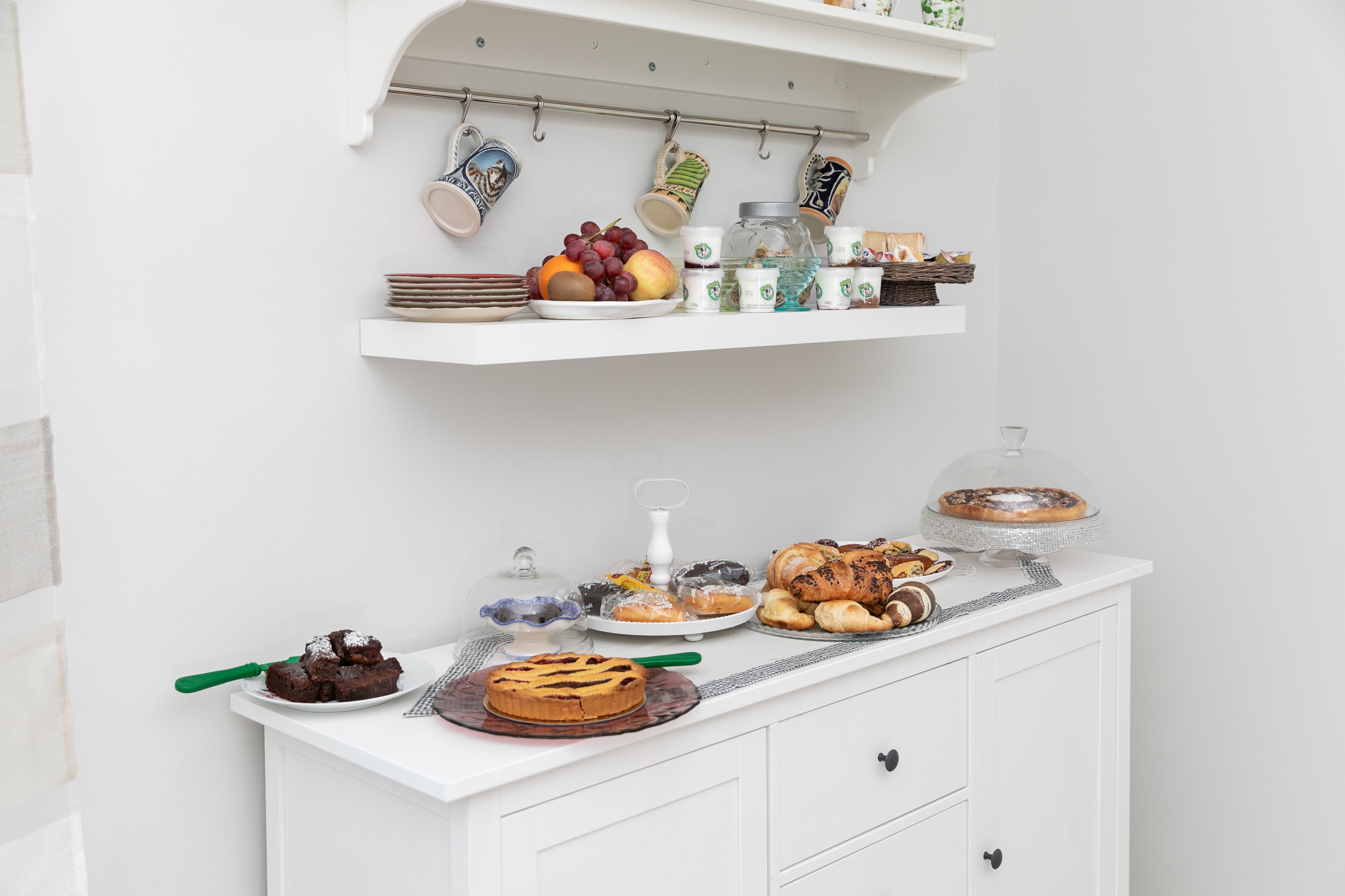 Tägliches Frühstücksbuffet (5 EUR pro Person)