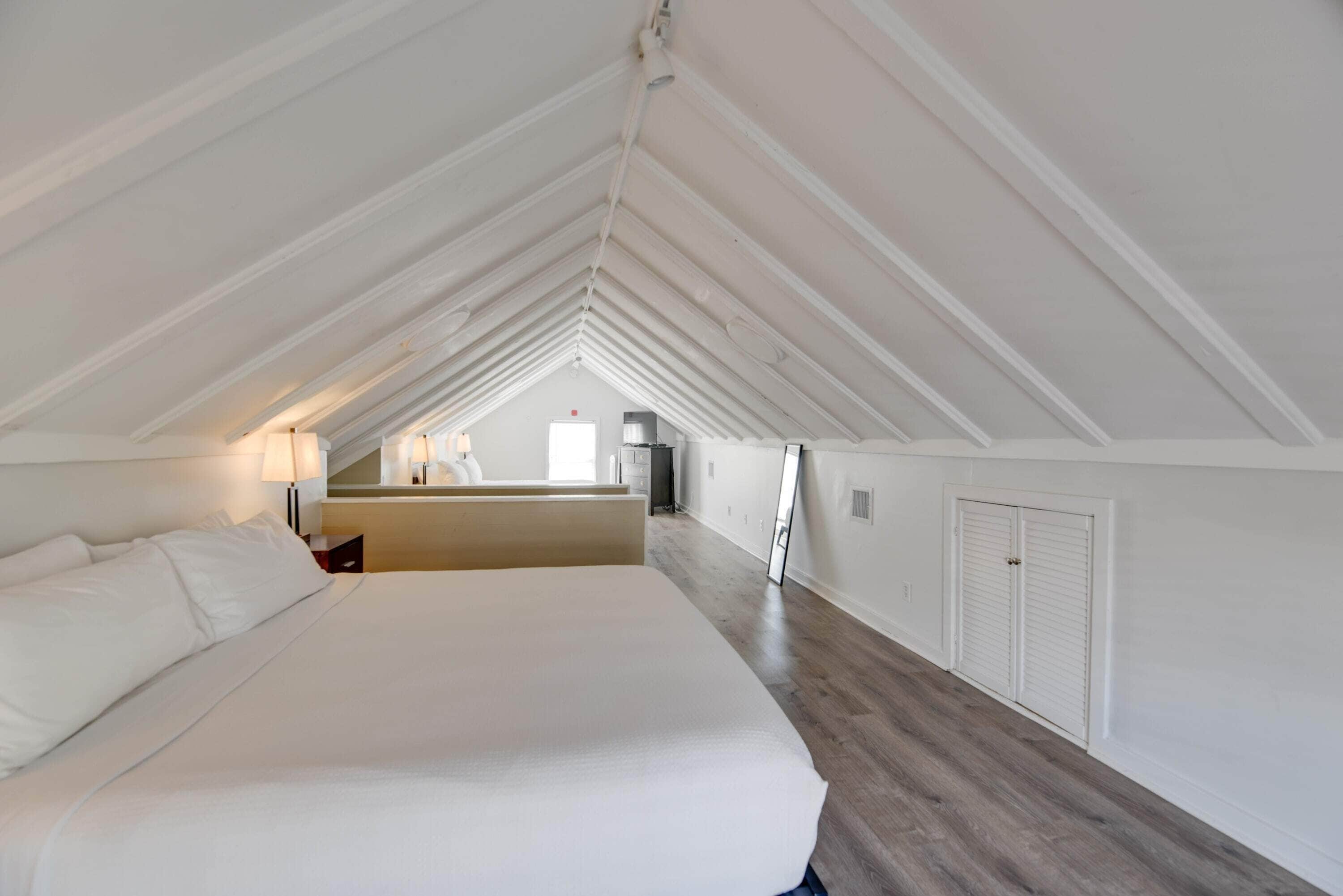 2 slaapkamers, een bureau, een strijkplank/strijkijzer, wifi