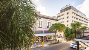Exterior - Duval Dream Loft - On Duval street (Key West)