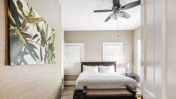 2 bedrooms, desk, iron/ironing board, WiFi