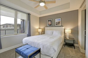 1 bedroom, iron/ironing board, WiFi, bed sheets - Urban Flat @ Mountain View (Mountain View)