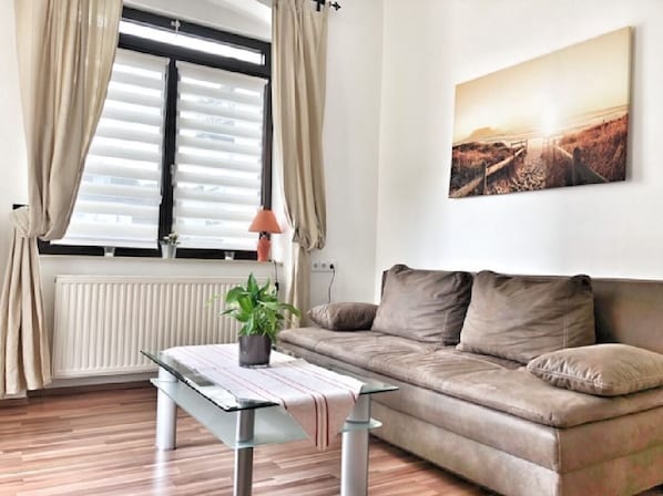 Apartment, 1 Schlafzimmer, Seeblick | Wohnzimmer