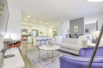 Platinum Edition + Studio Urban Flat Near Levis!