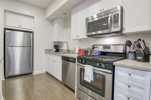 Special Rates! New! 1BR Urban Flat - Heart of #SV
