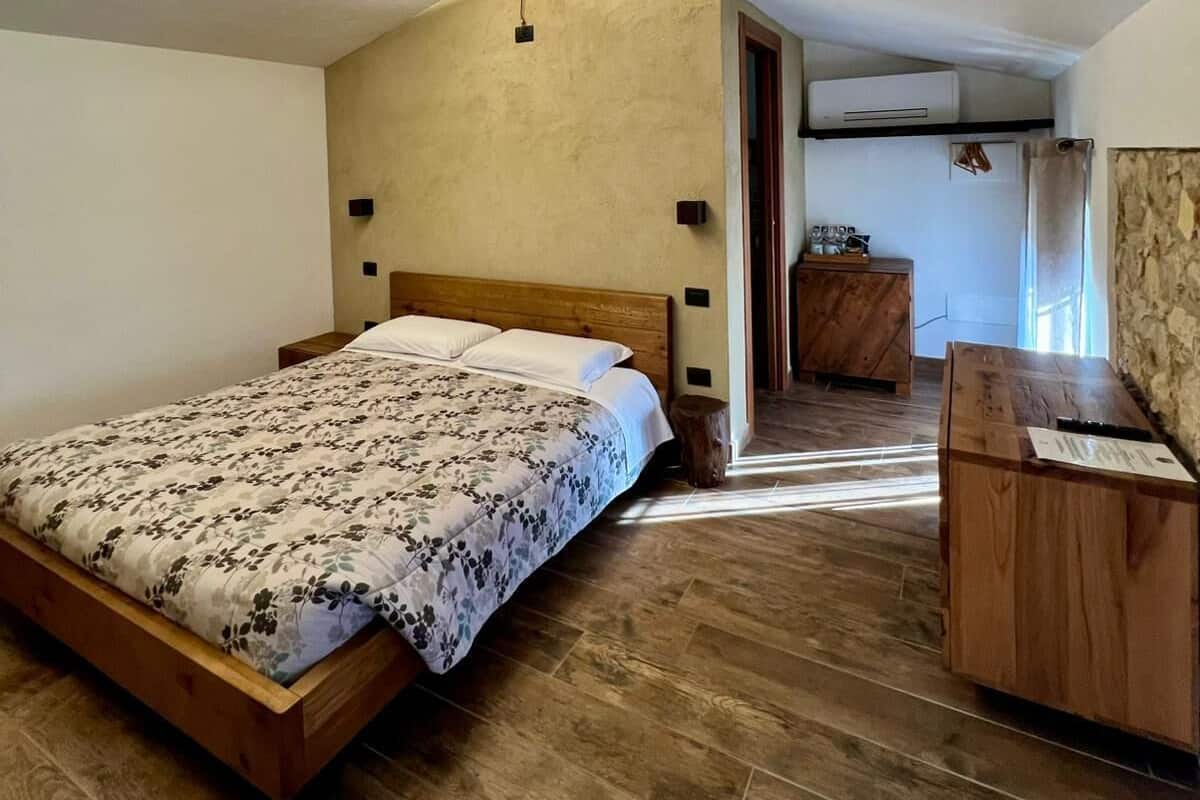 Dobbeltrom – comfort | Safe på rommet, wi-fi (inkludert) og sengetøy