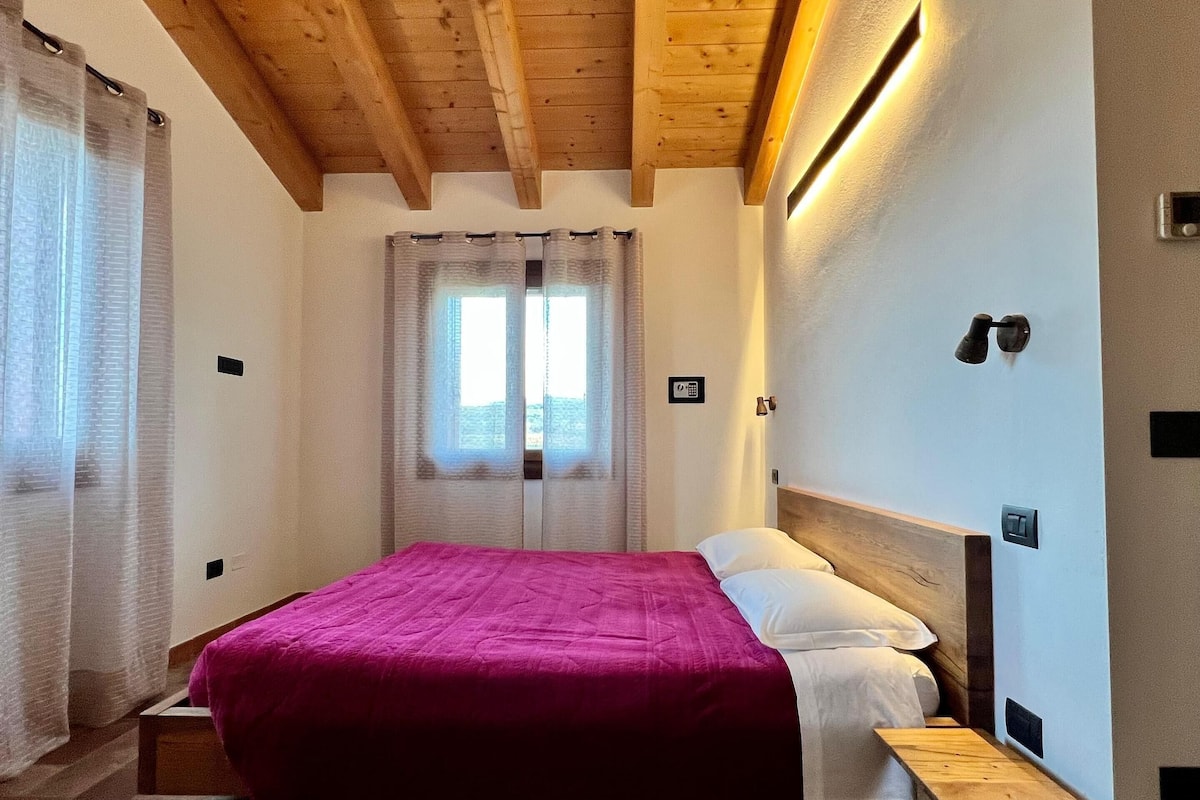 Appartamento panoramico | Una cassaforte in camera, Wi-Fi gratuito, lenzuola