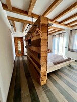 Caja de seguridad en la habitación, wifi gratis y ropa de cama 