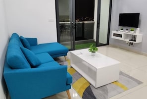 Premium Condo, 2 Bedrooms, Non Smoking, Sea View | Living room