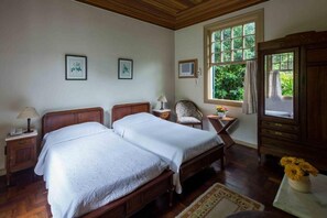 Individually decorated, desk, iron/ironing board, free WiFi - Pousada da Alcobaca (Petrópolis)