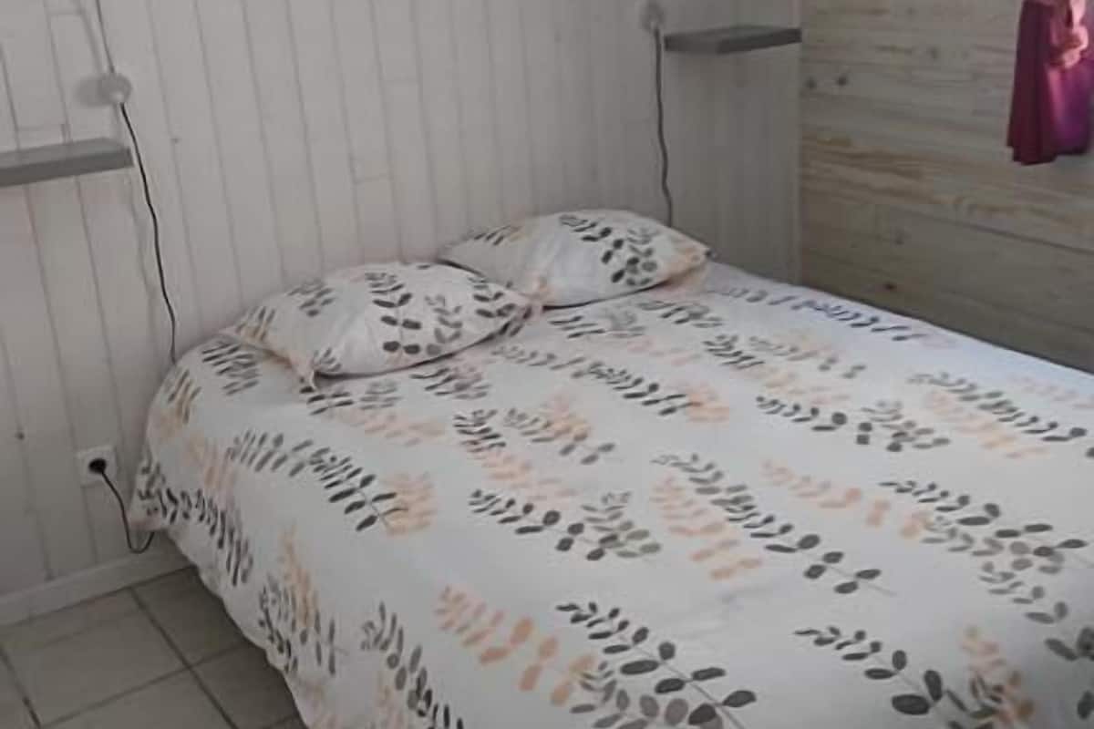 Family Room, Private Bathroom | Free WiFi, individually decorated, individually furnished, bed sheets