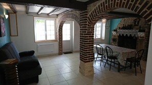 Lobby - La Bonne Famille (Jumièges)