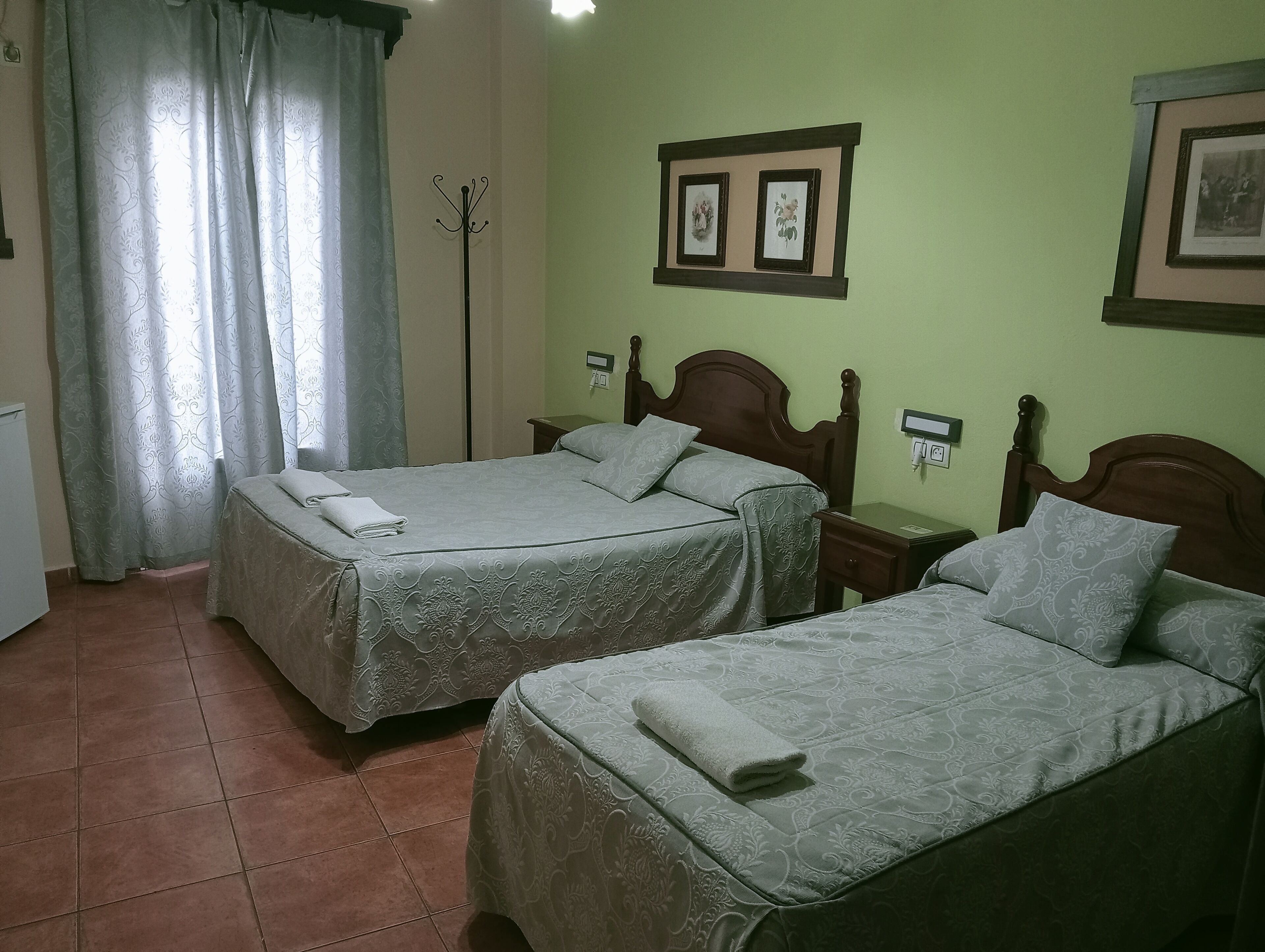 Sistema de insonorización, wifi gratis y ropa de cama 