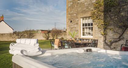 Georgian Manor House sleeps 12-14