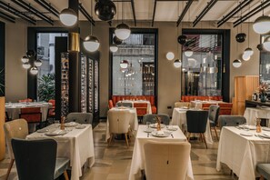 Restaurant - Hotel Vincci Selección Unuk 5* GL (Seville)