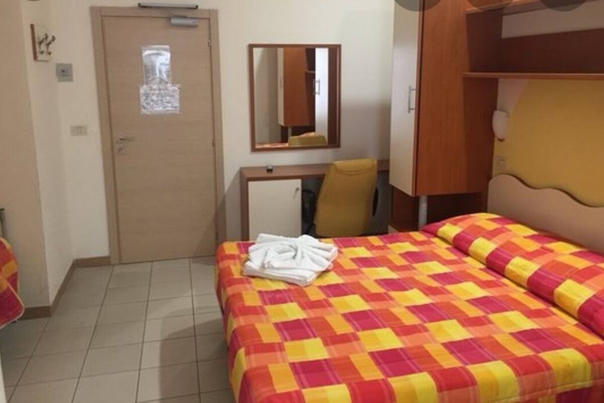 Basic Double or Twin Room | WiFi (free)