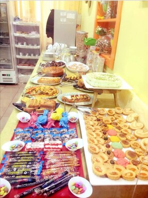 Free daily buffet breakfast - Hôtel Happy (Rimini)