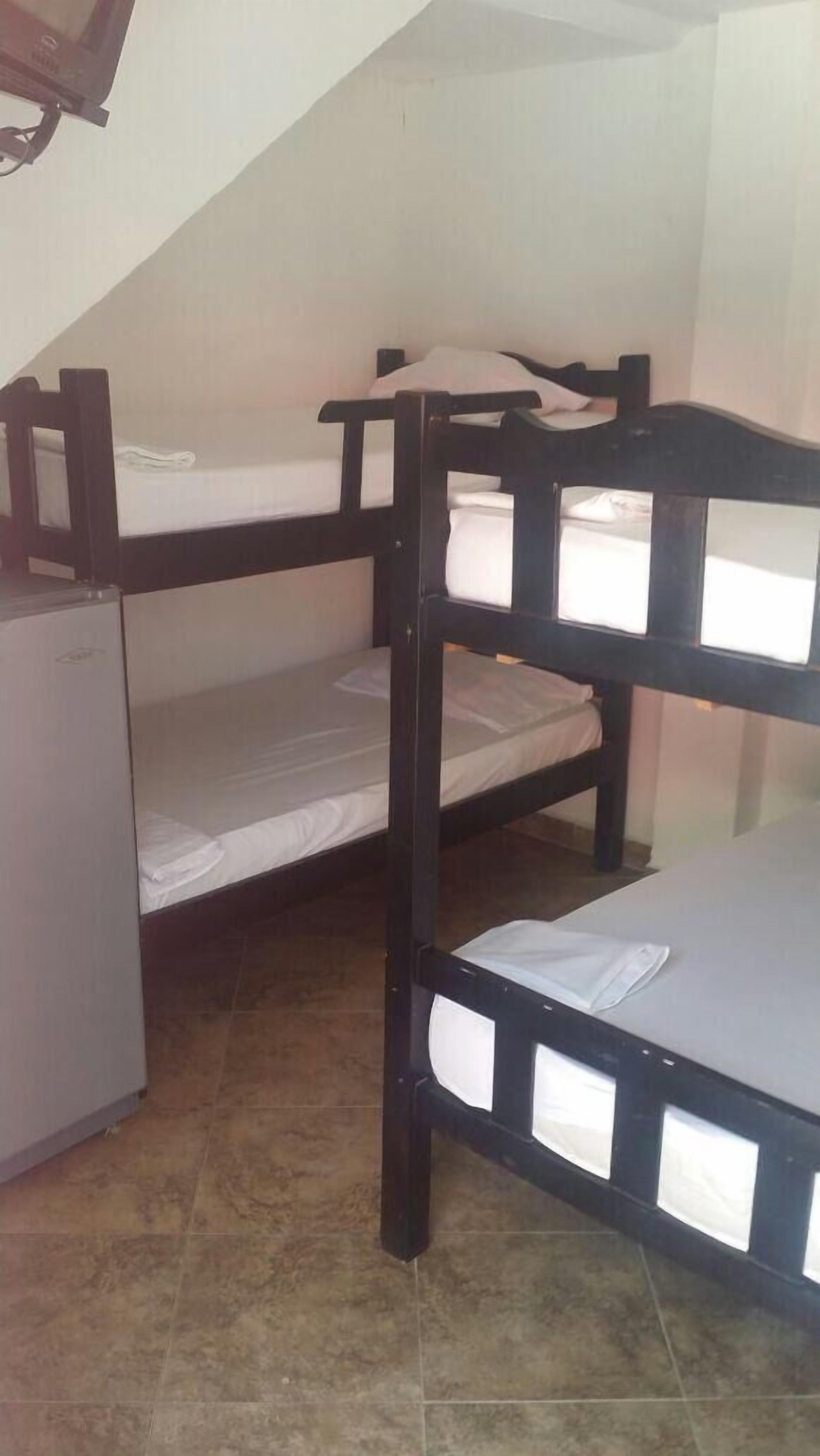 Sextuple Room | Free WiFi, bed sheets