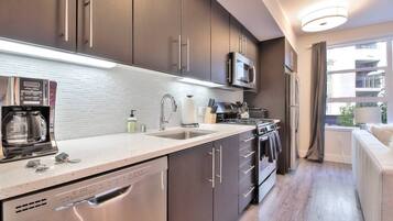 Oven, stovetop, dishwasher, coffee/tea maker