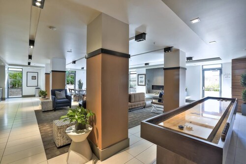 Quiet, Clean & Private Studio Urban Flat in w/ Spa