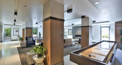 Quiet, Clean & Private Studio Urban Flat in w/ Spa