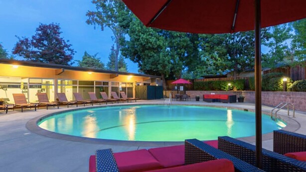 Pool - New! Penthouse Studio Urban Flat @paloalto (Palo Alto)