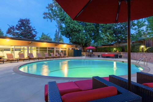 New! Penthouse Studio Urban Flat @paloalto