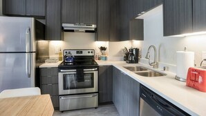 Private kitchen - New! Penthouse Studio Urban Flat @paloalto (Palo Alto)