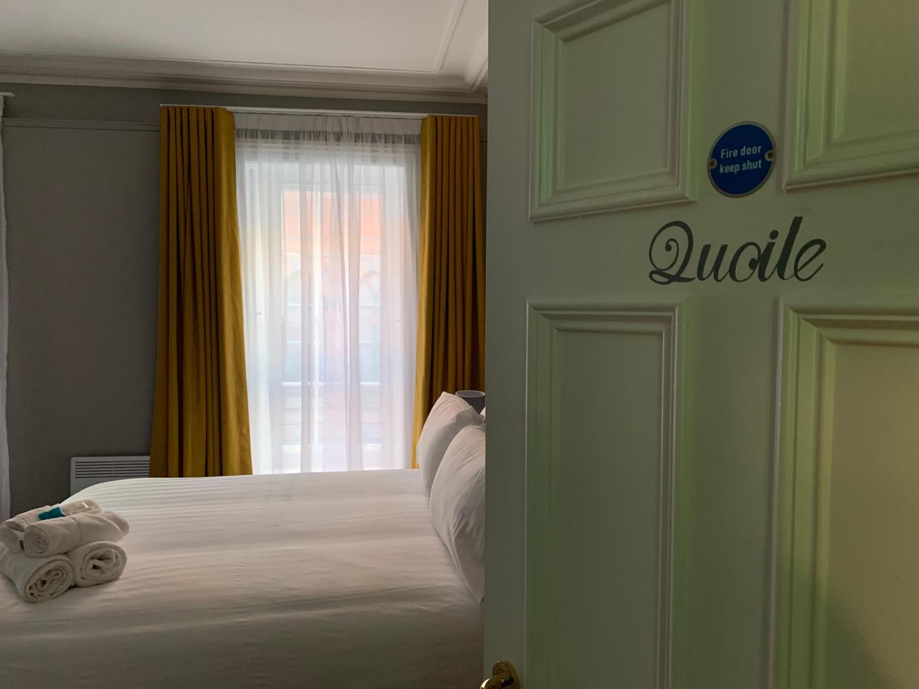 double room | 2 bedrooms, iron/ironing board, free wifi, bed sheets