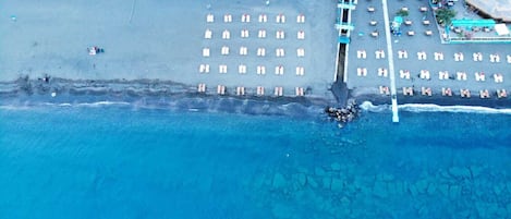 In Strandnähe, Cabañas (kostenlos), Liegestühle, Sonnenschirme