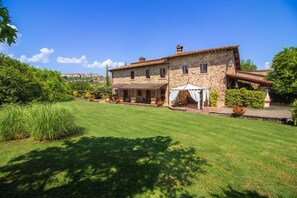 Exterior - Wonderful private villa for 8 people with A/C, WIFI, private pool and TV (Bibbiena)