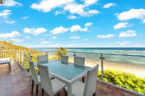 Outdoor dining - Hilltime: Beach House w/Pool, Backyard Snorkeling & Oceanfront Terraces in Rum Point! (Grand Cayman)