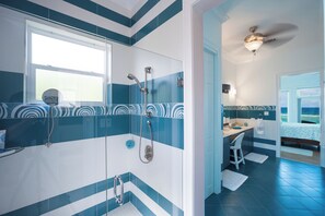 Combined shower/tub, hair dryer, towels, soap - Hilltime: Beach House w/Pool, Backyard Snorkeling & Oceanfront Terraces in Rum Point! (Grand Cayman)