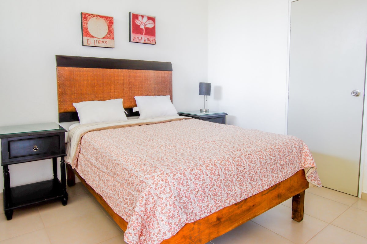 Standard Double Room | Iron/ironing board, free WiFi, bed sheets