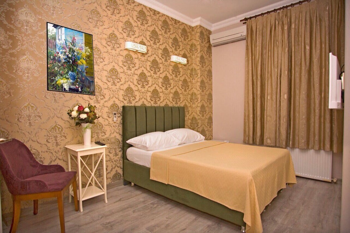 Standard Double Room | Premium bedding, in-room safe, desk, laptop workspace