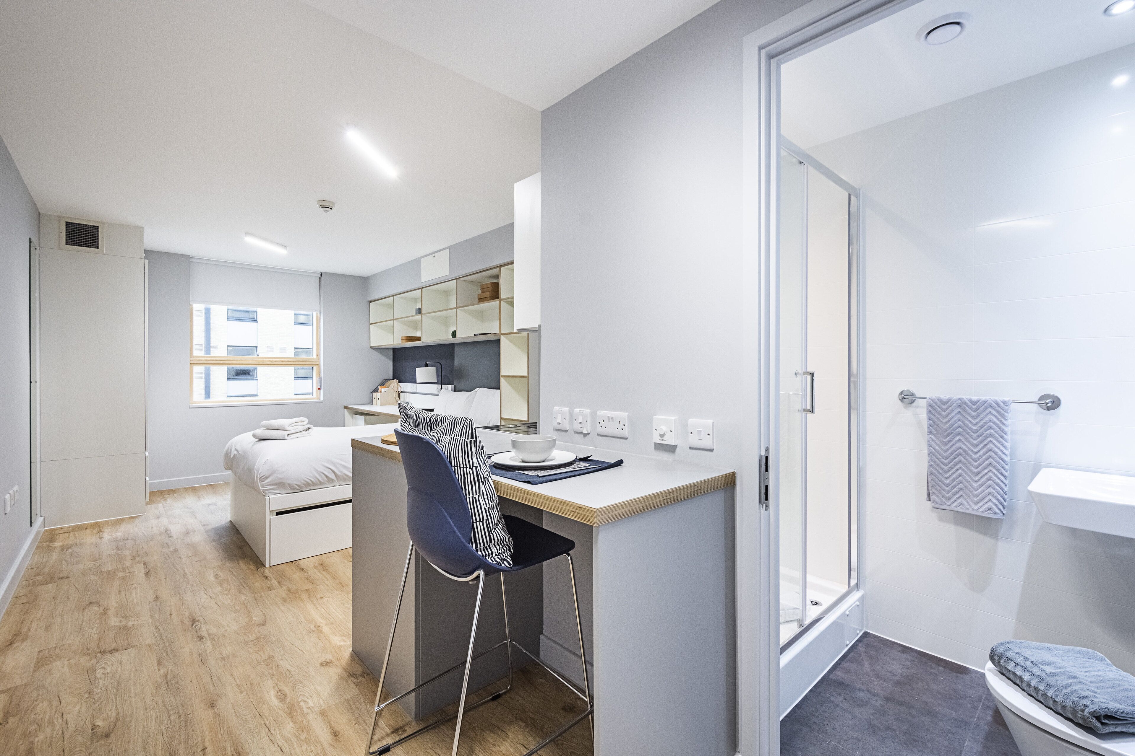 shower, free toiletries, towels