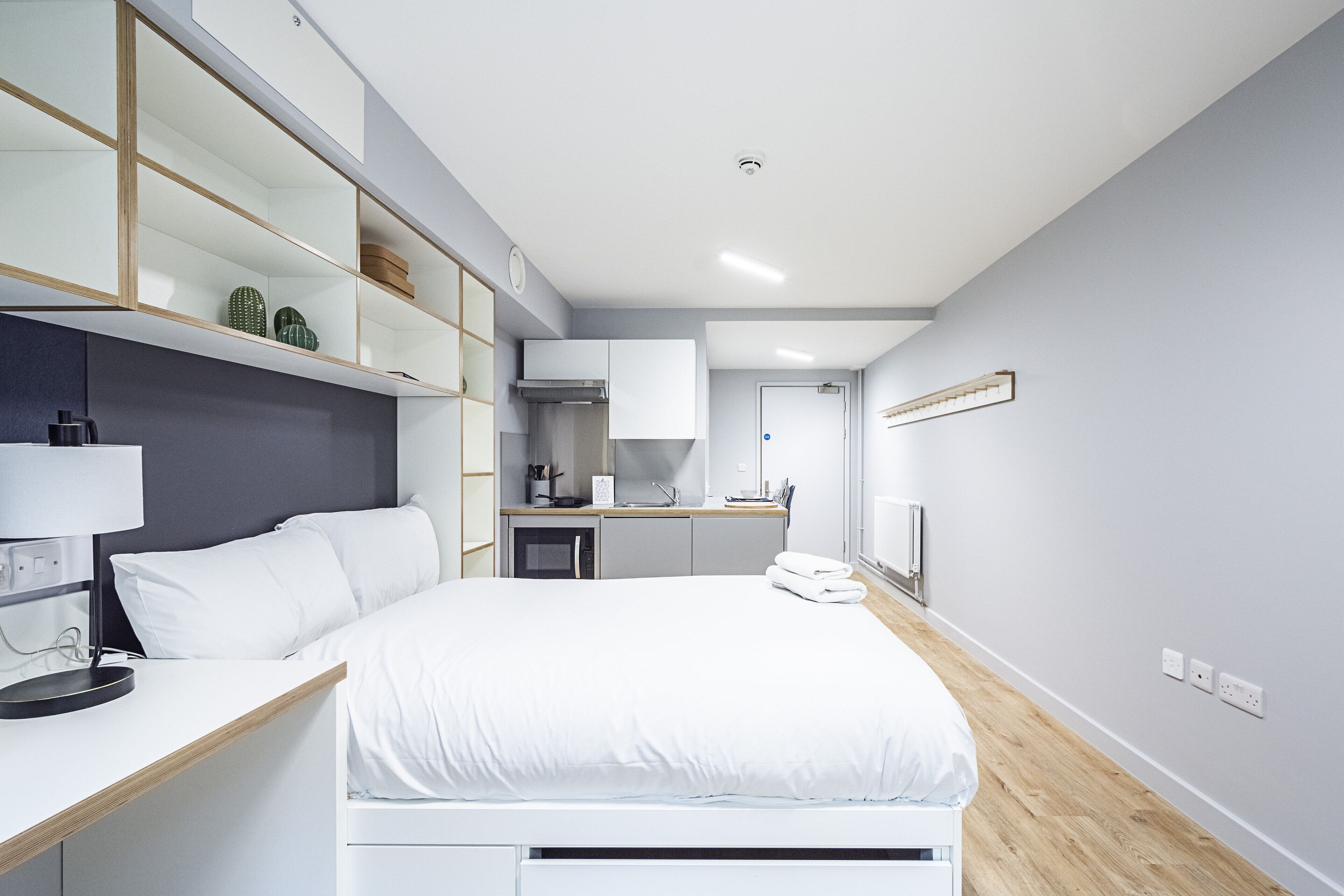 desk, laptop workspace, free wifi