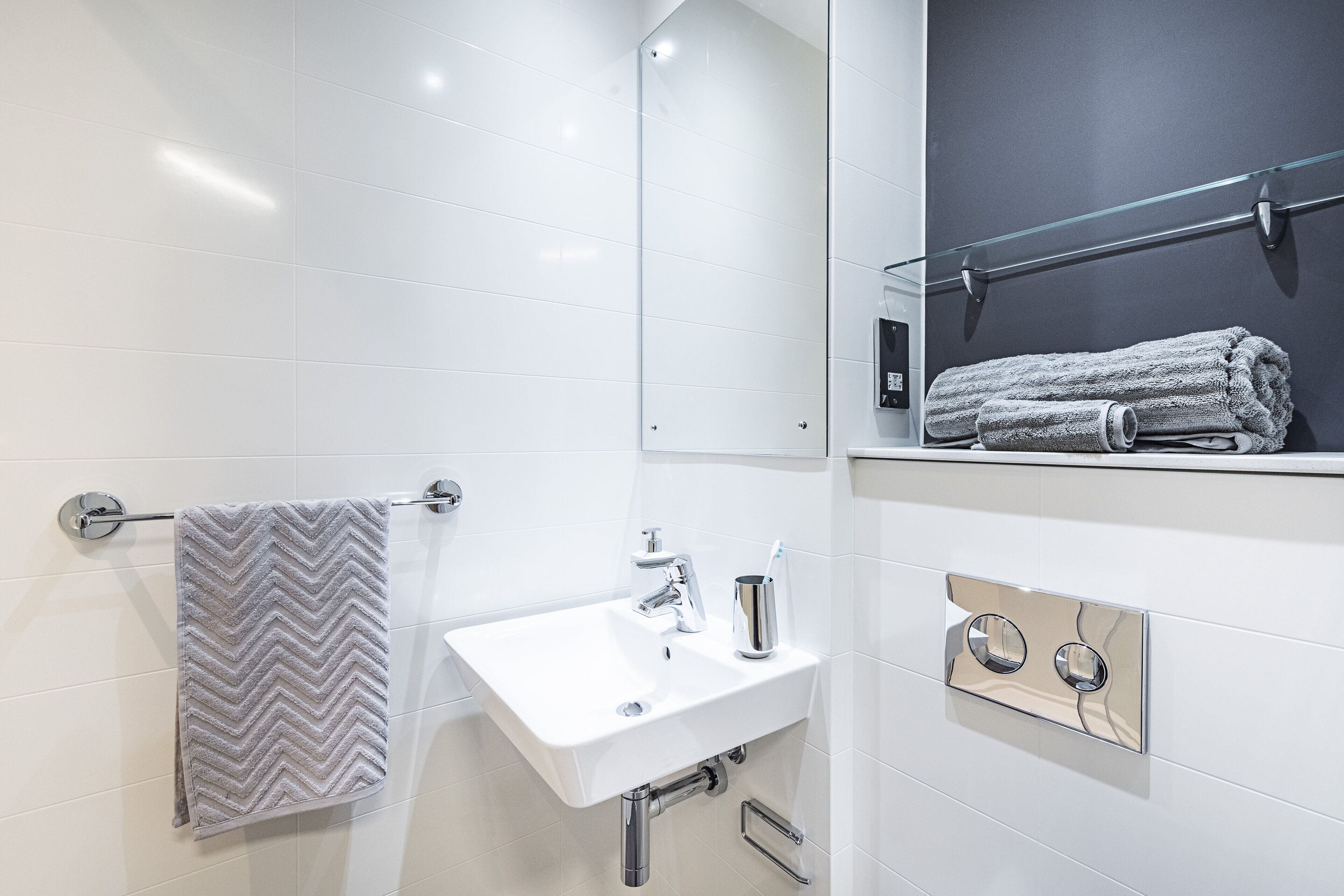 shower, free toiletries, towels