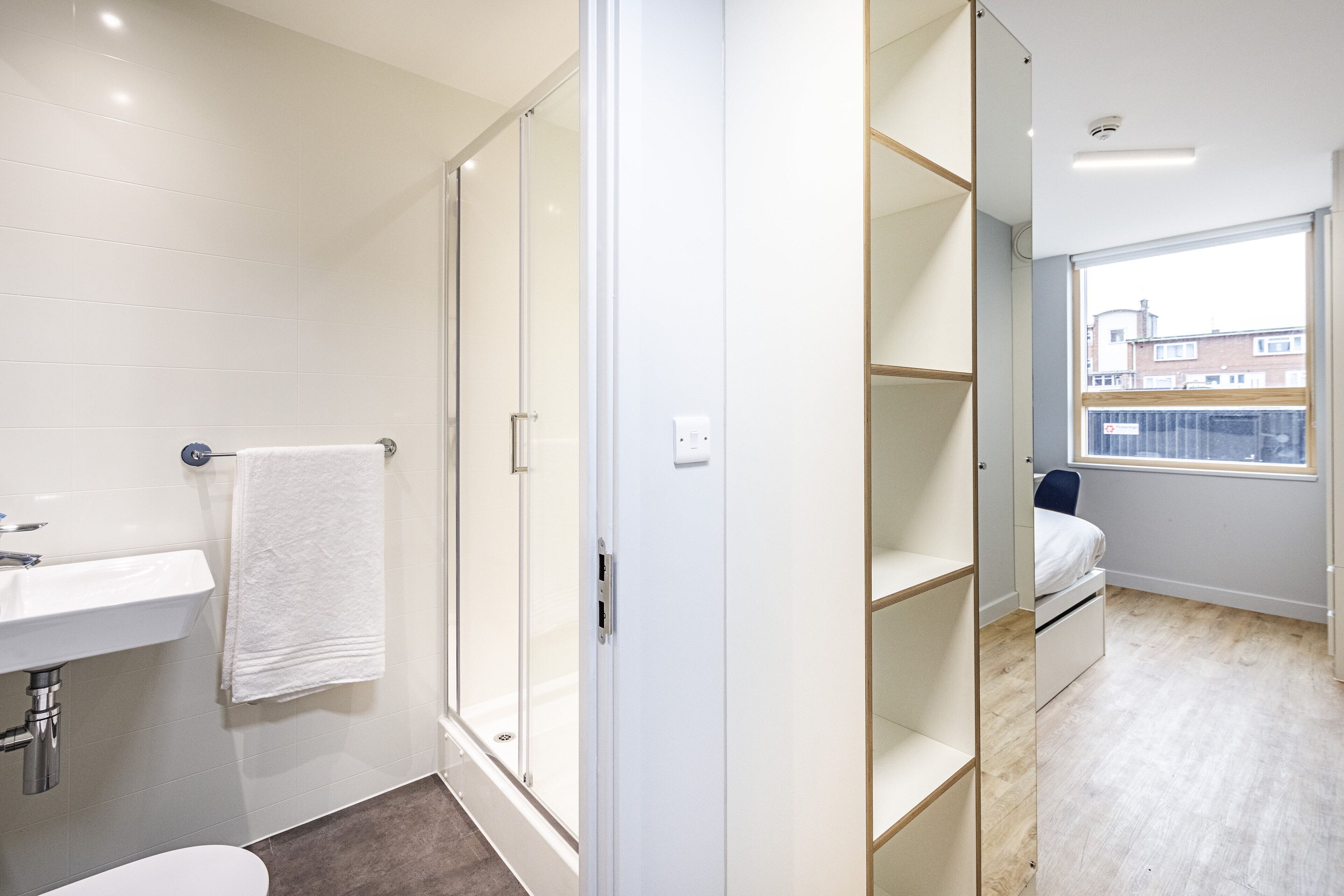 desk, laptop workspace, free wifi