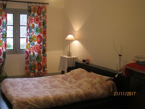 Decoración individual, mobiliario individual, escritorio