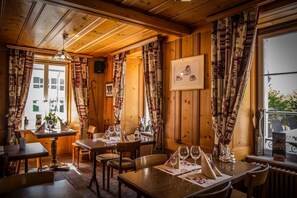 Lunch and dinner served - Auberge de l'Ange (Haut-Intyamon)
