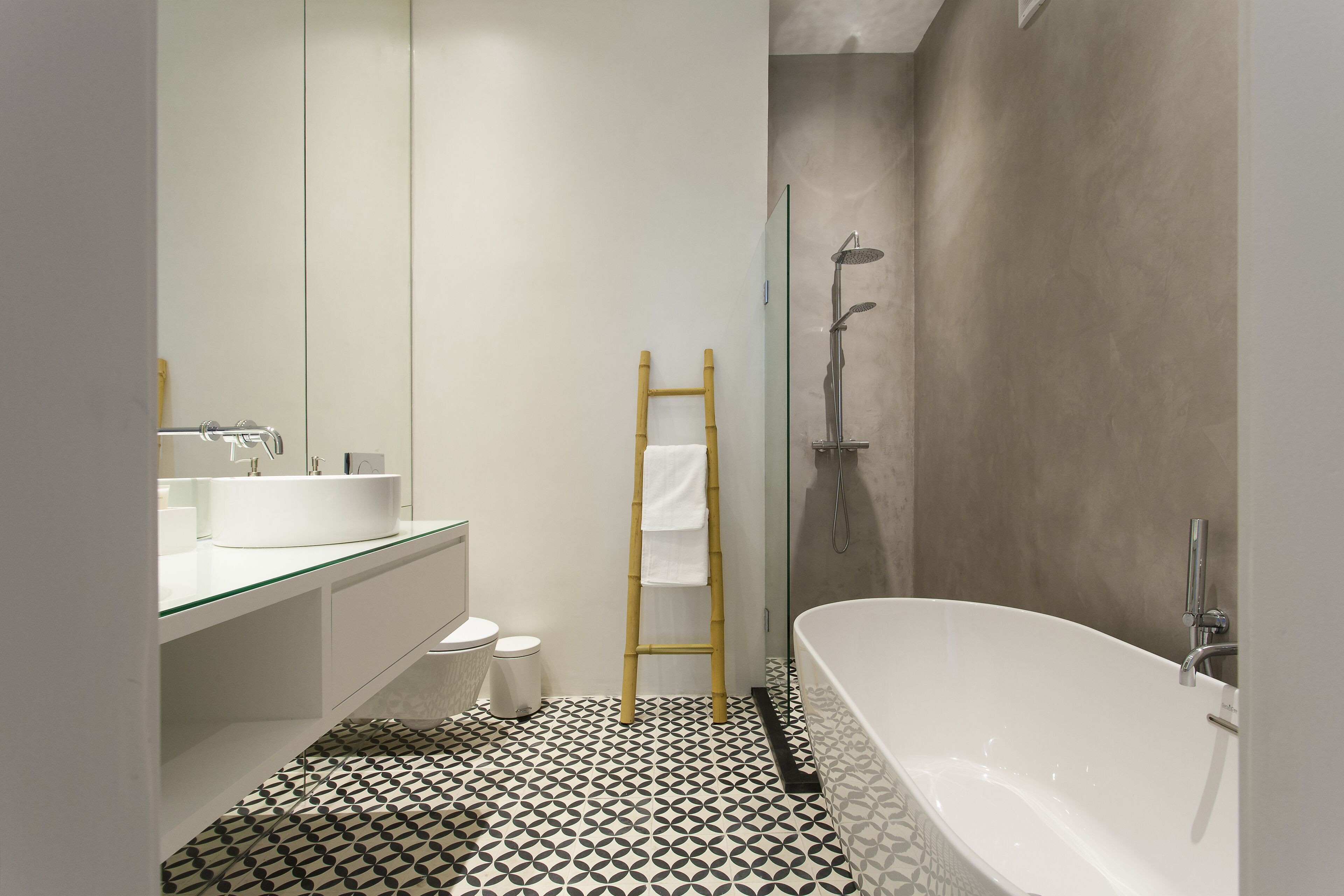 ALTIDO Exclusive 4BR home w/3 workspaces&garden in Baixa