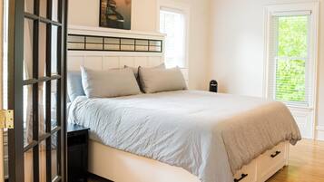 4 habitaciones, tabla de planchar con plancha, wifi y ropa de cama