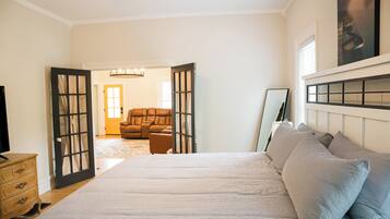 4 quartos, ferros/tábuas de passar roupa, Wi-Fi, roupa de cama