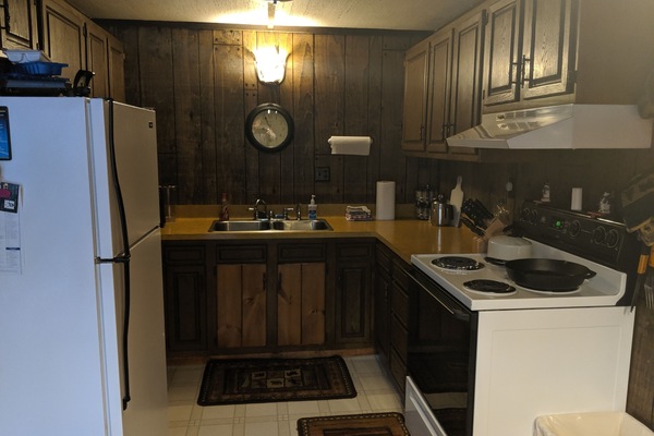 Frigorífic, microones, forn i placa de cuina