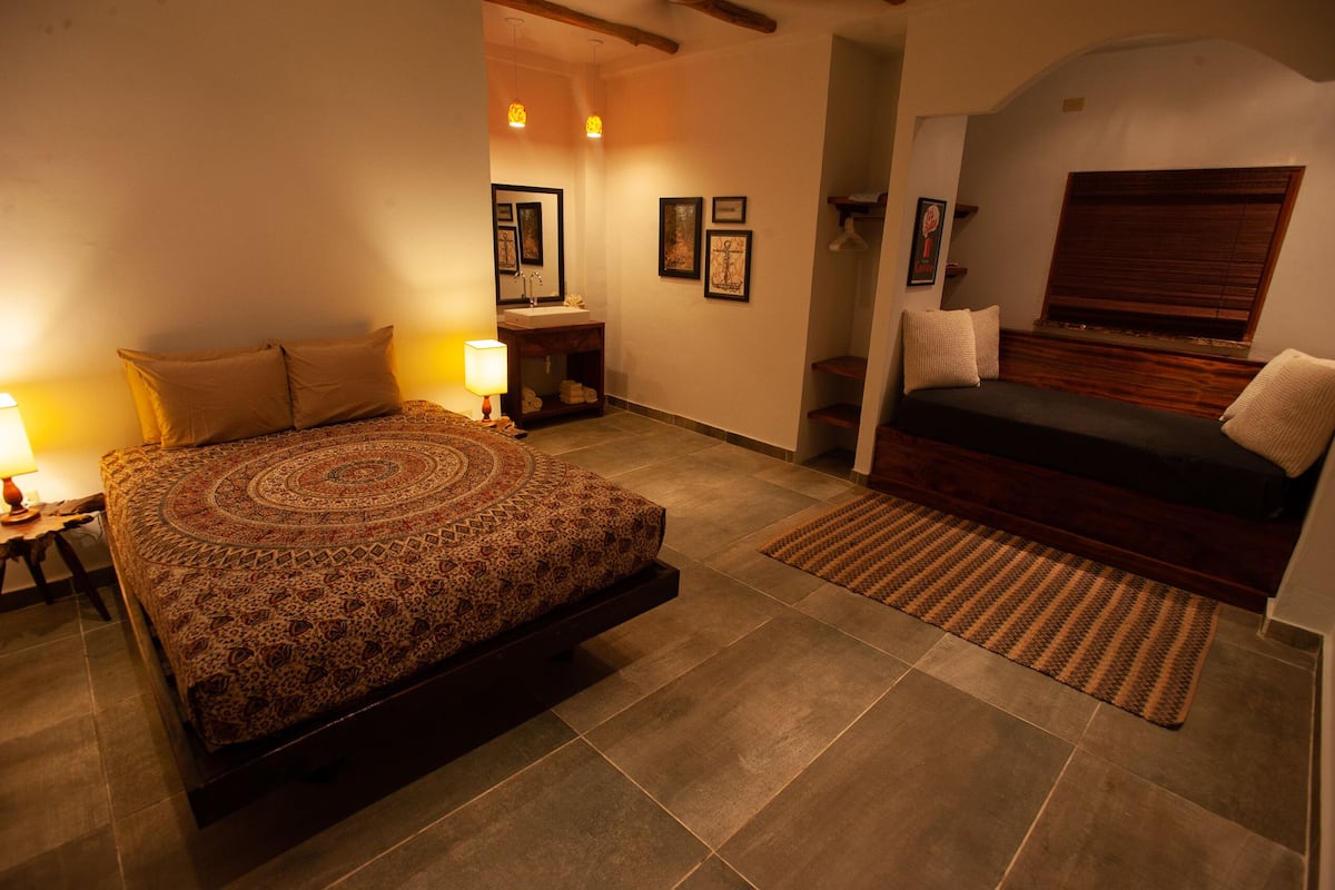 Luxury Room | WiFi (free), bed sheets