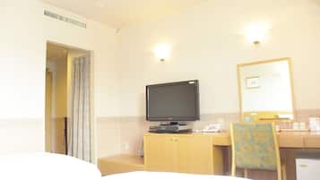1 bedroom, desk, free WiFi, bed sheets