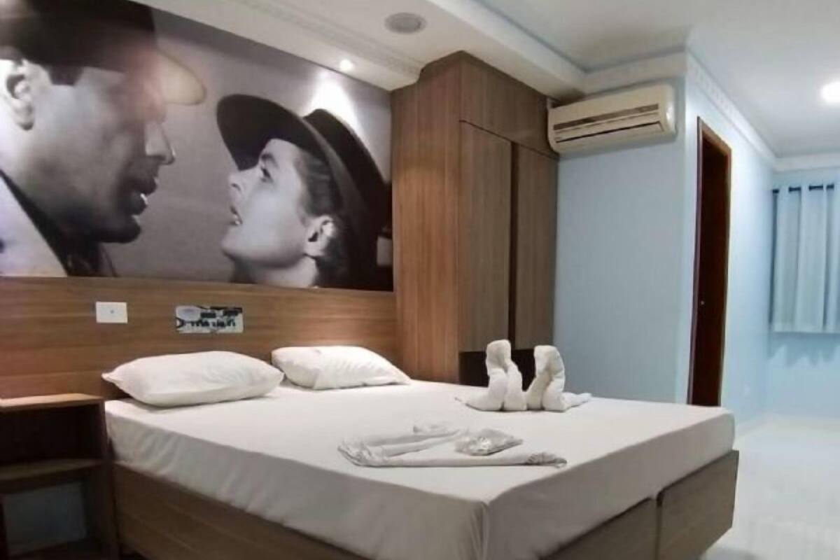 Suite, Jetted Tub (Casablanca) | Minibar, free WiFi, bed sheets