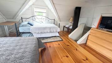 3 habitaciones, escritorio, tabla de planchar con plancha y wifi gratis